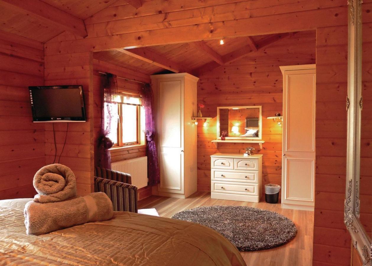 Mill Meadow Lodges Llanbister Exterior foto